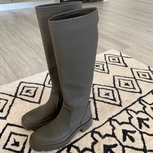 Zara Rubberised Flat Boots Trf Khaki 